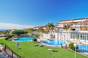 AMARILLA HOME