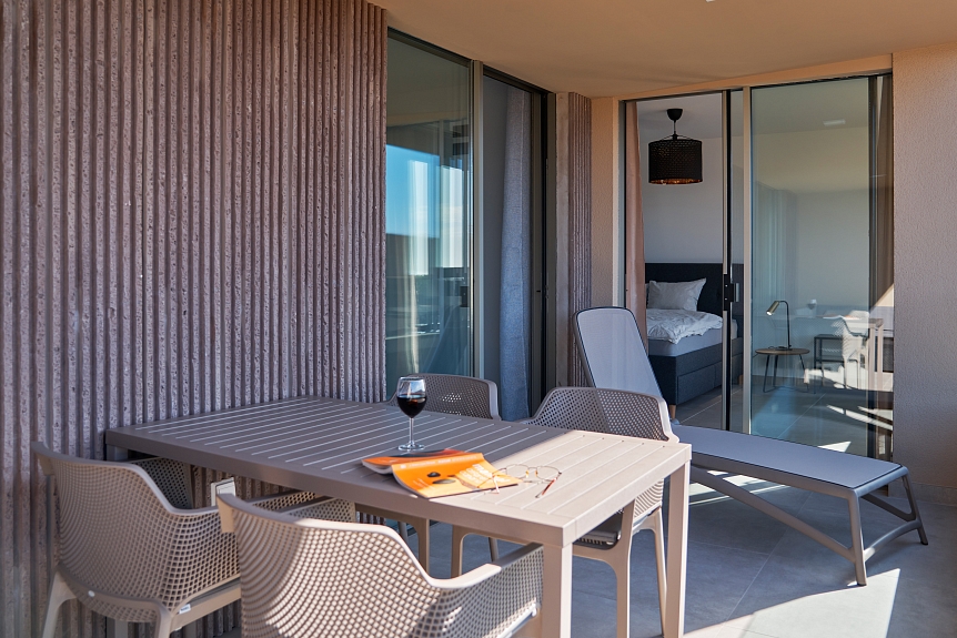 BEACH SUITE